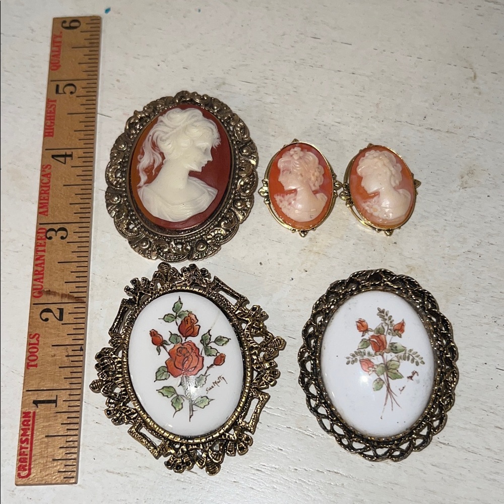 Lot vintage cameos brooches pendant